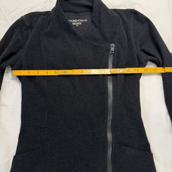 Beyond Yoga Jacket Womens Size XS Black‎ Off Set Zipper Athletic Running USA - Picture 11 of 12